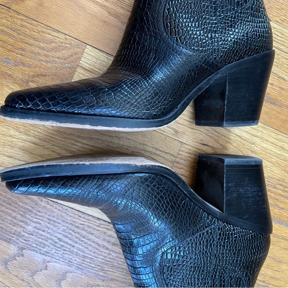 Lucky Brand Jaide black leather embossed crocodile bootie. Size 9 - Picture 6 of 12